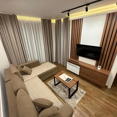 Tomi Lux Apartment